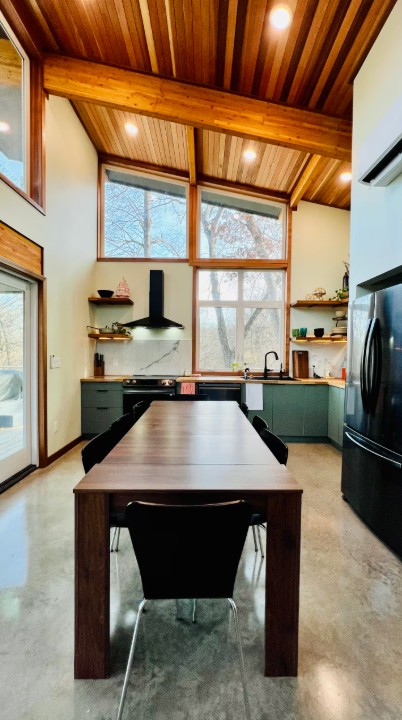 Kitchen dining area